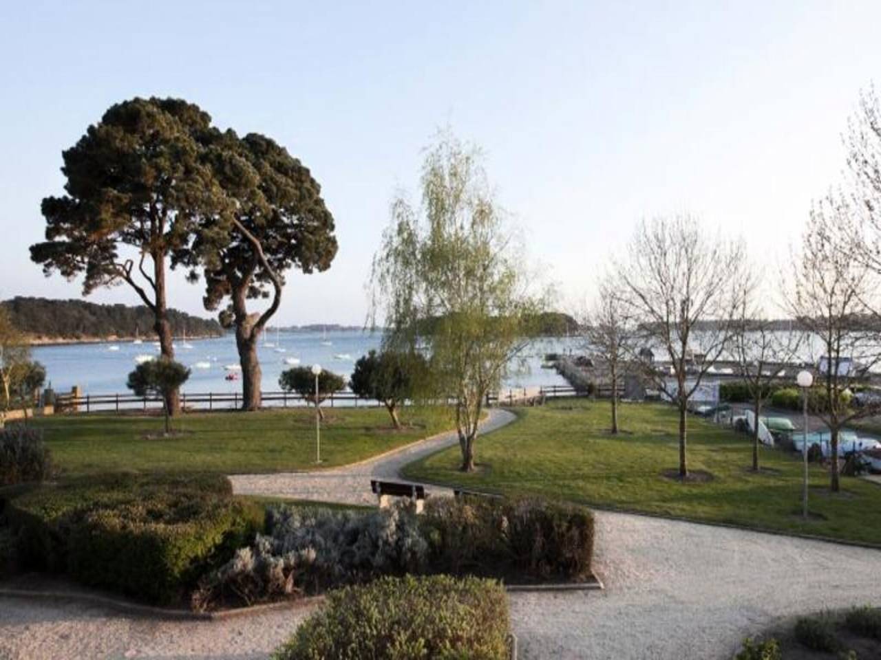 Entire apartment, 3 Room Apartment 5 People 1 baby 2 bathrooms in Larmor-Baden, Côte des Mégalithes