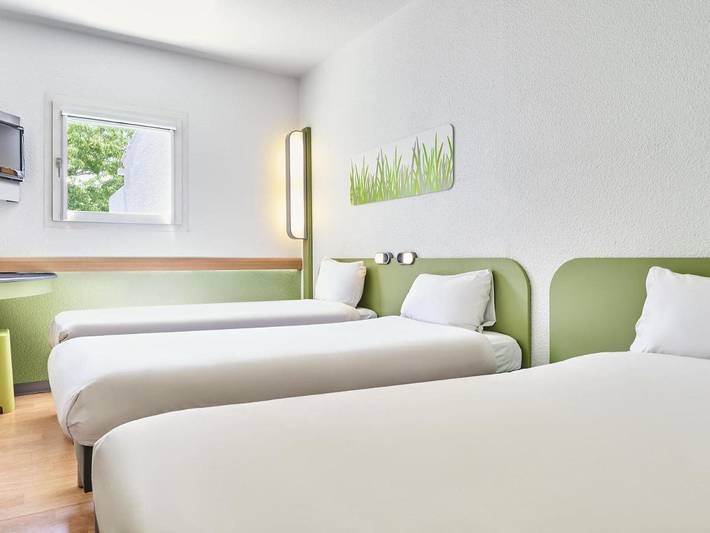 Hôtel pour 2 personnes, avec vue et jardin, animaux acceptés à Coignières - 4