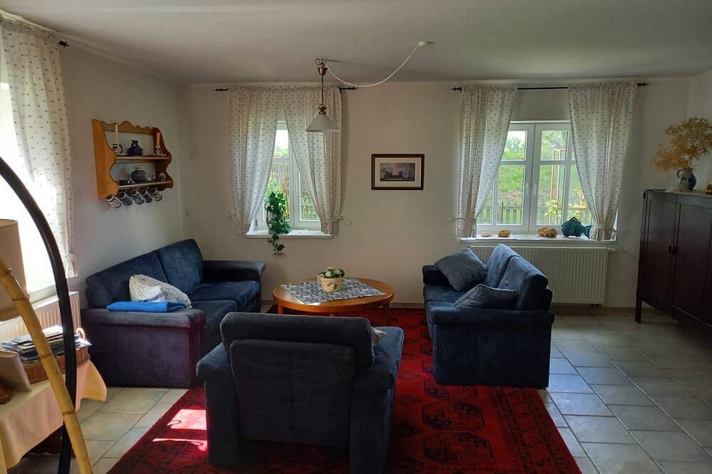 Haus Elbrose inmitten von Rosen mit Elbdeichzugang in Lenzerwische, Prignitz