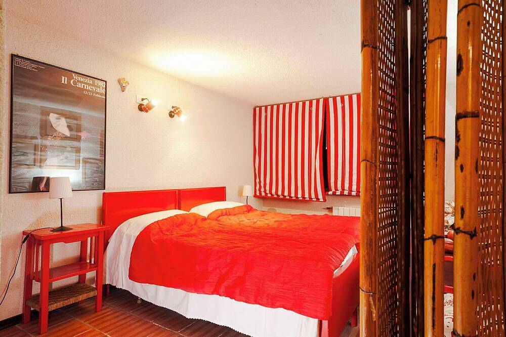 Designer villa near Etna and the sea in Mascalucia, Mount Etna