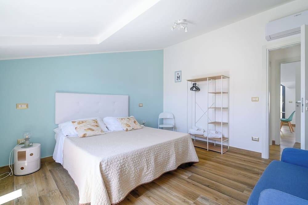 Entire apartment, Esmeralda - Stunning Lake View Attic with Kitchen and Tv in Marta, Lake Bolsena