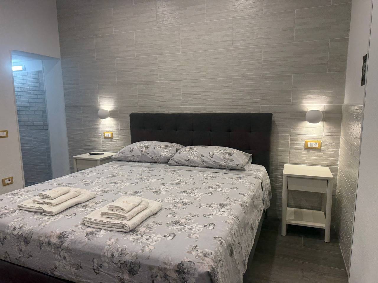 Ganze Wohnung, Ferienwohnung „La Divina Holiday“ mit Klimaanlage und Wlan in Ravenna, Ravenna Provinz