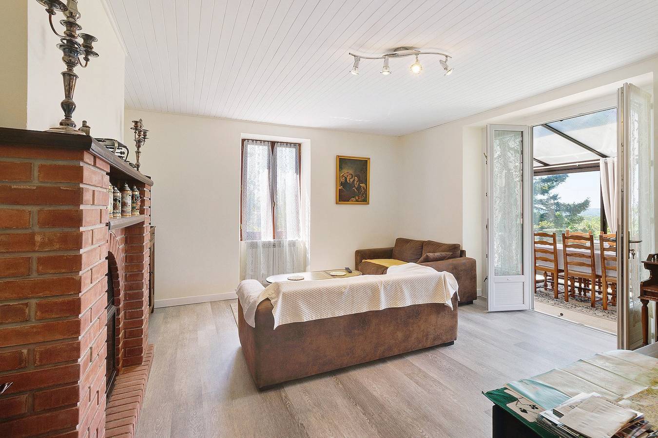Country House 'La Maison De Barrou' with Private Terrace, Wi-Fi and Air Conditioning in Montayral, Quercy