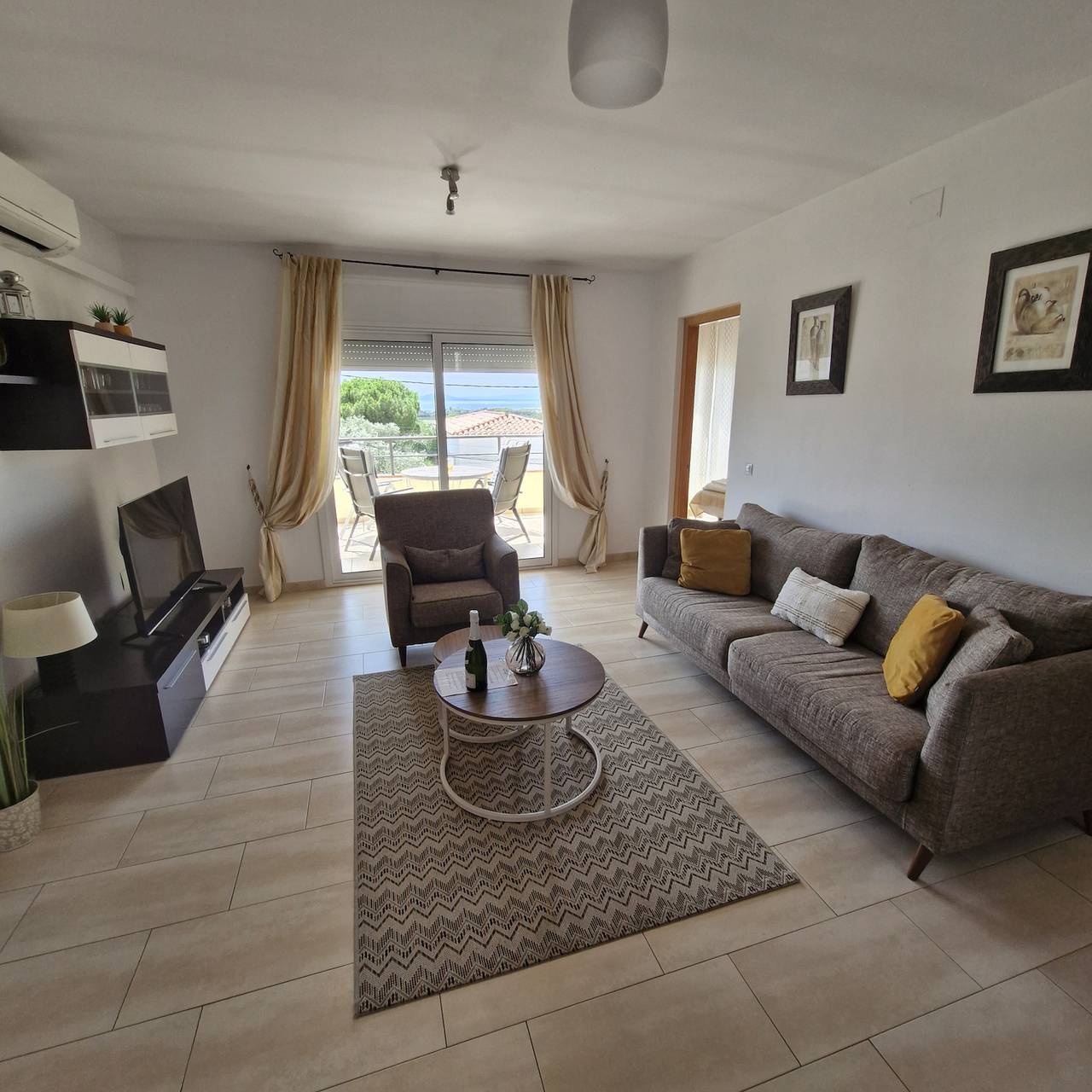 Apartamento entero, Apartamento de vacaciones para 4 personas con terraza in El Mas Fumats, Roses