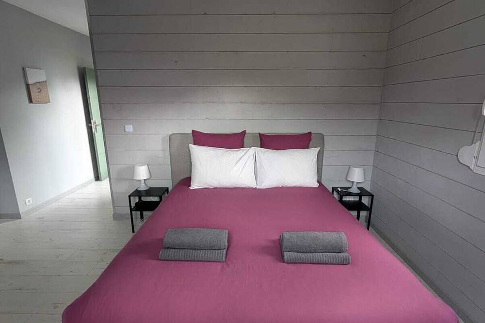 Contemporary house 8 pers Mont Saint Michel - Large plot, terrace & quiet area in Roz-sur-Couesnon, Mont-Saint-Michel Bay