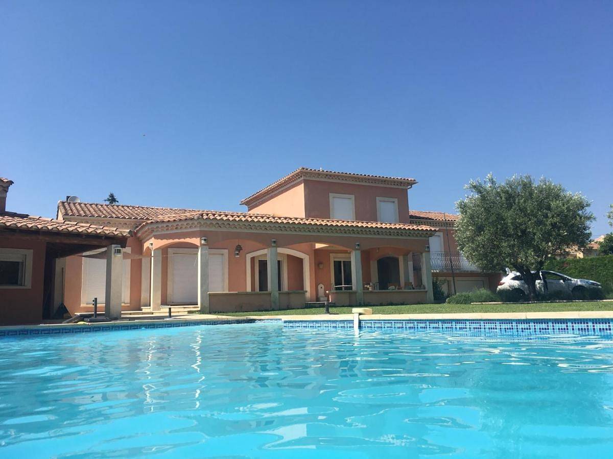 Villa et maisonnette provençales in Carpentras, Parc naturel régional du Mont-Ventoux