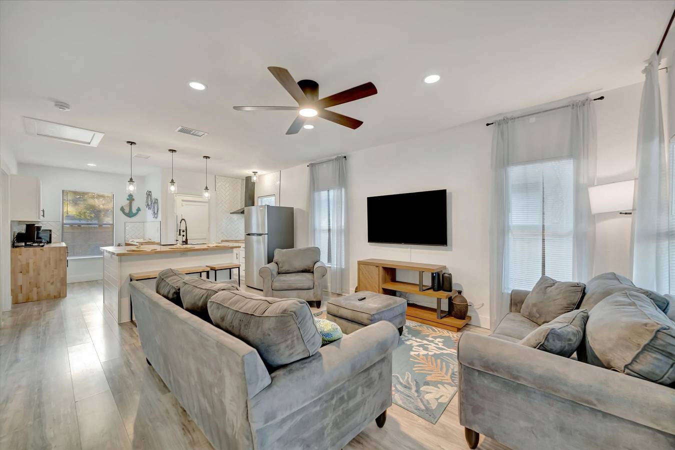 Modern Oasis Home 10 Min to St Pete Beach in St. Petersburg (Florida), Pinellas County