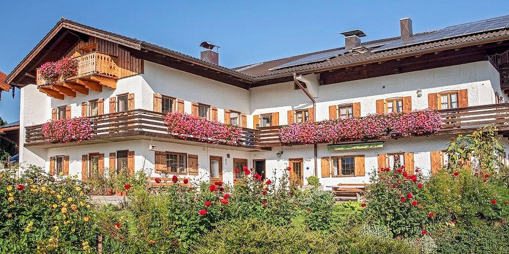 Buchnerhof Urlaub auf dem Bauernhof - Doppelzimmer blau mit Dusche/Wc in Weisham, Bernau am Chiemsee
