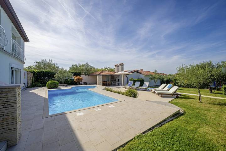 Villa pour 8 personnes, avec jardin ainsi que sauna et piscine à Kanfanar - 2