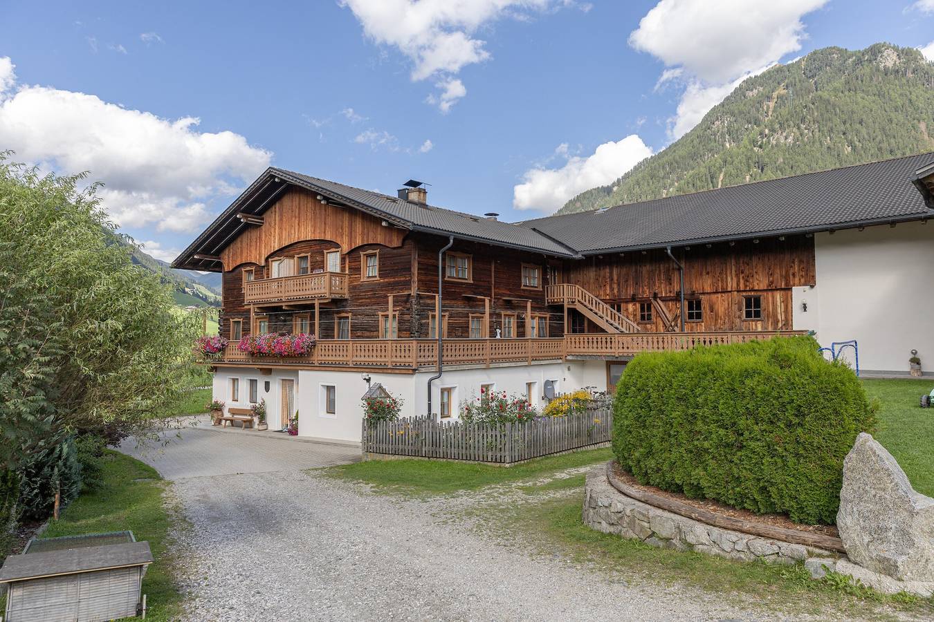 Ganze Wohnung, Ferienwohnung 'Obermarhof Apt Maraberg' mit Bergblick, Gemeinschaftsgarten und Wi-Fi in Villgratner Berge, Gsies
