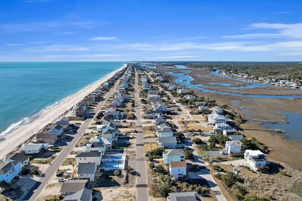 Amazing views, steps to the ocean - Oki gem in Oak Island (NC), Brunswick County