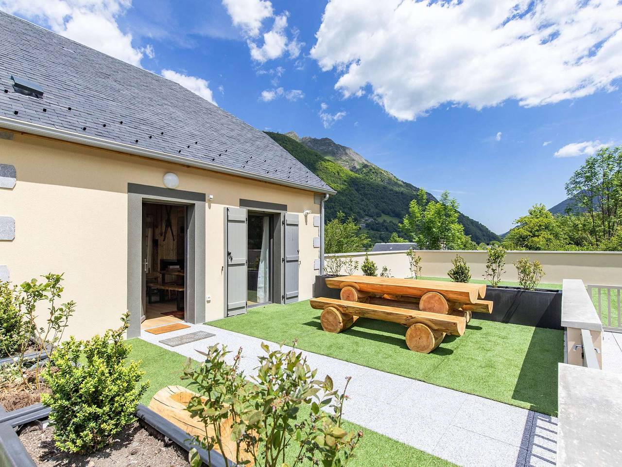 Apartamento entero, Lodge nuevo con gran terraza y equipamiento de alta gama in Cauterets, Parque nacional de los Pirineos