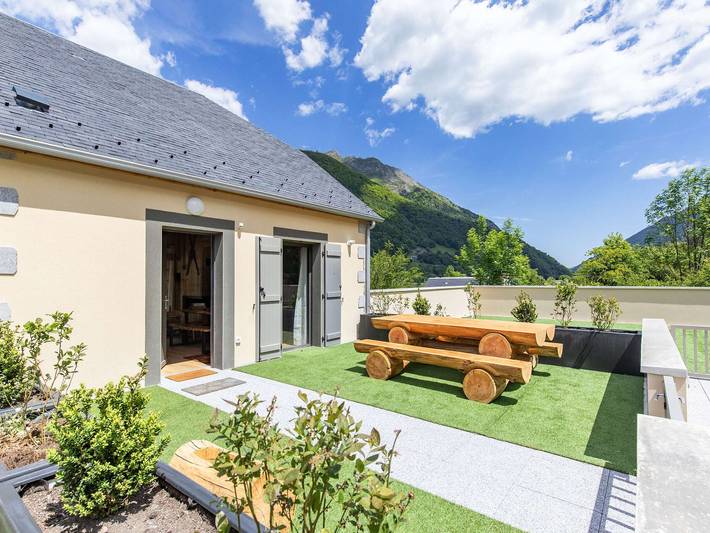 Appartement entier, Lodge neuf avec grande terrasse et équipement haut de gamme in Cauterets, Parc national des Pyrénées