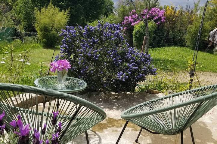 Gîte pour 2 personnes, avec terrasse et jardin à Saint-Julien-le-Petit