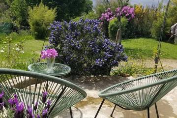 Gîte pour 2 personnes, avec jardin et terrasse à Saint-Julien-le-Petit