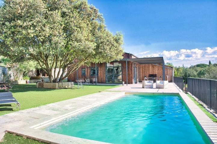 Location de vacances pour 6 personnes, avec piscine ainsi que jardin et jacuzzi à Saint-Quentin-la-Poterie - 3