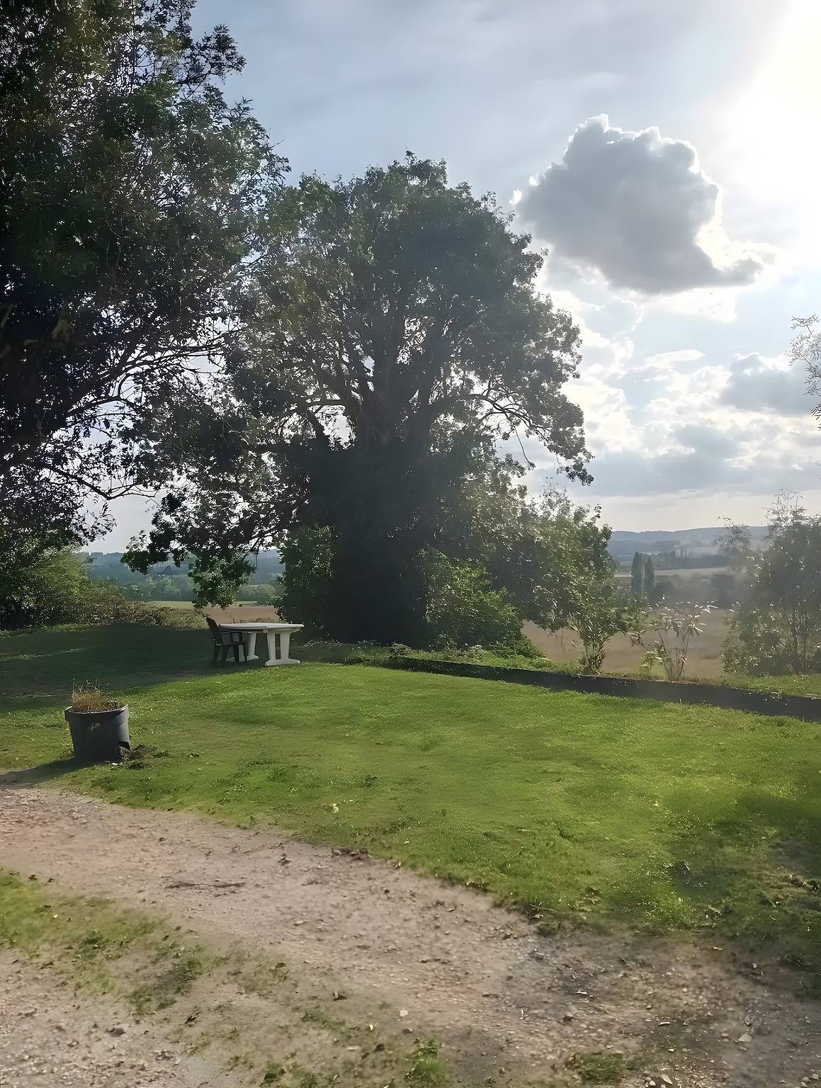 Studio entier, Gîte « Gite À La Ferme - Pardaillan » avec jardin privé et Wi-Fi in Pardaillan, Région de Marmande