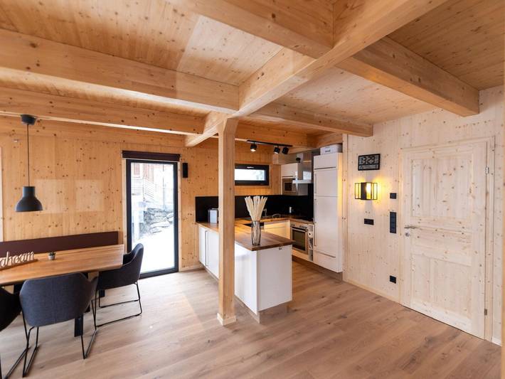 Ferienhaus für 8 Personen, mit Sauna und Whirlpool sowie Balkon, kinderfreundlich in Nockberge - 3