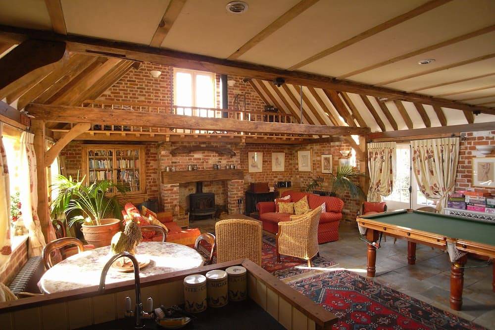 Wunderschöne, historische, umgebaute Scheune in fabelhafter ländlicher Lage in Surrey