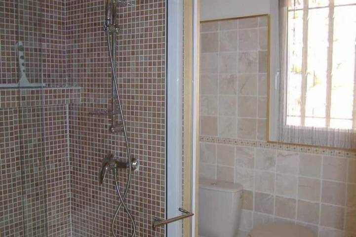 Location de vacances pour 4 personnes, avec piscine ainsi que terrasse et jardin à Ollioules - 4