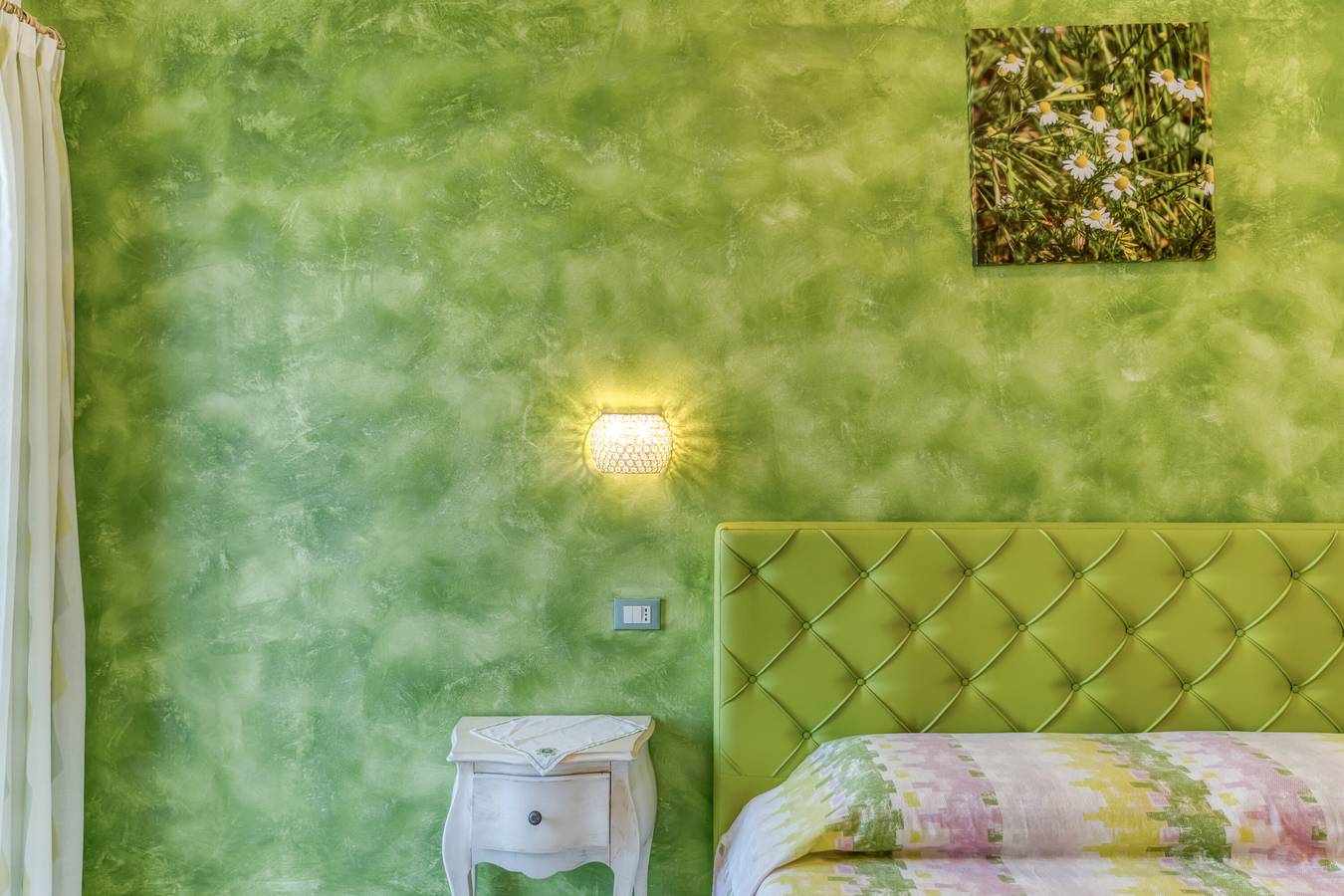Bed and Breakfast 'Tallyho Elleboro' with Shared Terrace, Wi-Fi and Air Conditioning in Salve, Gulf of Taranto