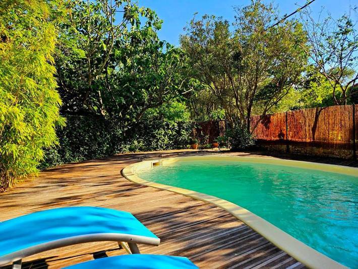 Chambre d’hôte pour 2 personnes, avec terrasse et piscine ainsi que jardin et vue à Puichéric