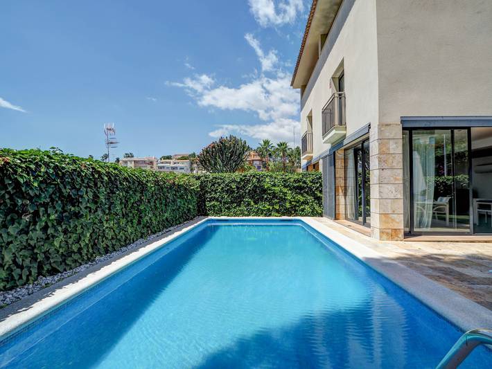 Casa rural para 6 personas, con Balcón y Terraza además de Jardín y Piscina en San Pedro de Ribas - 4