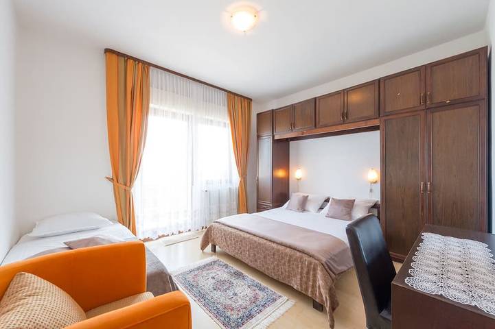 Ganze Wohnung, Pendo 3 Fewo mit Meeresblick, 4 Schlafzimmer, Nahe Strand & Dubrovnik in Općina Župa dubrovačka, Dubrovnik-Neretva