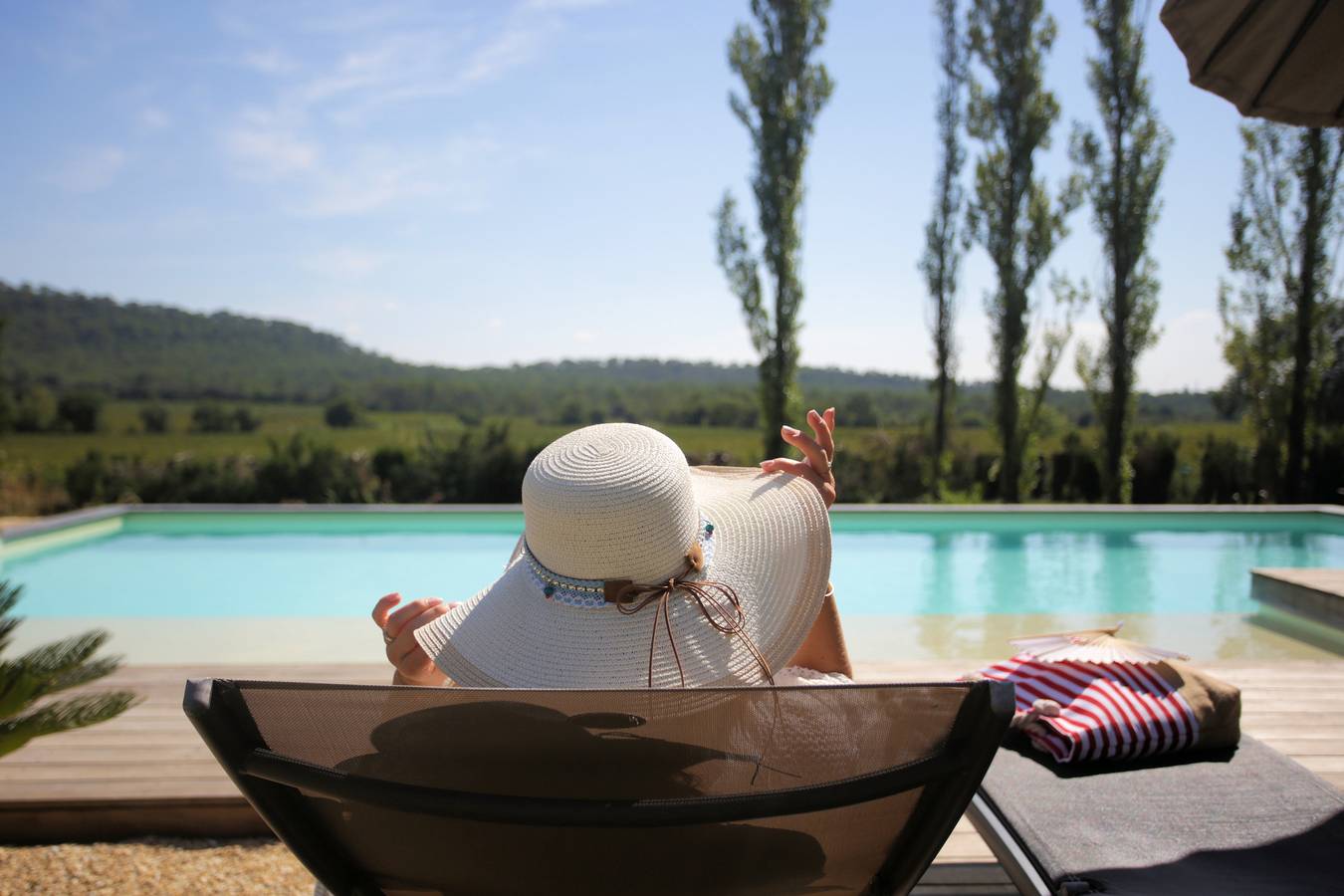 La Suite Margot, Priorat aus dem 9. Jahrhundert in Carnas, Mittelmeerküste (Frankreich)