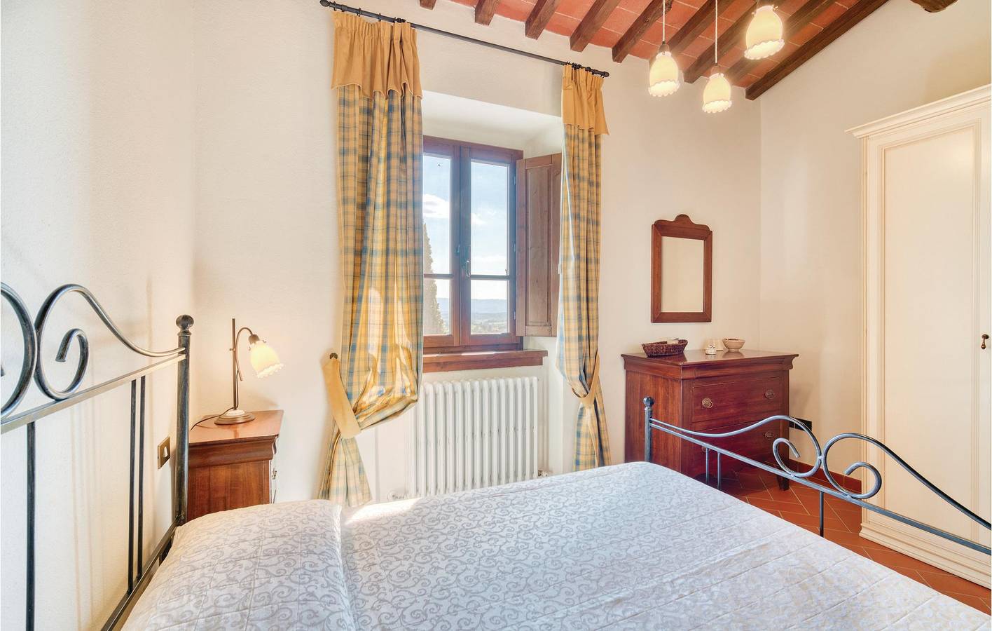 Appartamento intero, Appartamento 2BR per famiglie con WiFi, piscina e parcheggio a 2 km da San Giustino Valdarno in Loro Ciuffenna, Valdarno