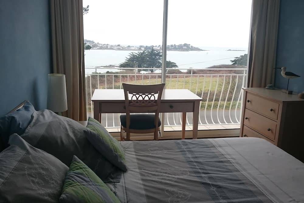 Entire apartment, Residence Cotes d'Armor, sea view, indoor pool, Wifi, beach walk in Plestin-les-Grèves, Ceinture Dorée