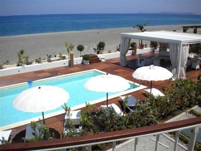 Casa vacanza per 4 persone, con Terrazza e Piscina a Terme Vigliatore