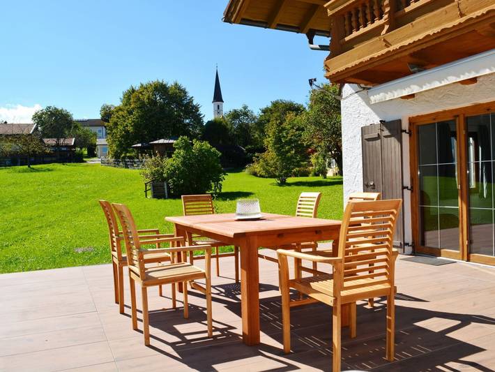 Ferienhaus für 6 Personen, mit Balkon und Whirlpool sowie Terrasse und Garten in Bernau am Chiemsee - 3