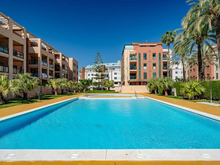 Casa para 4 personas, con piscina para niños además de jardín y terraza en Dénia