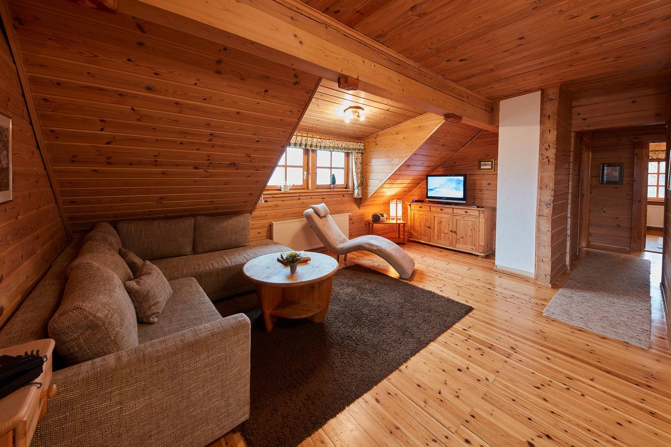 Ganze Wohnung, Ferienwohnung 'Carina' mit Gemeinschaftsterrasse, Gemeinschaftsgarten und Wi-Fi in Schmallenberg, Hochsauerlandkreis