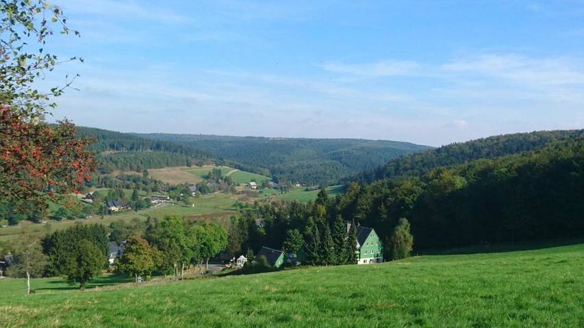 Ferienhaus für 6 Personen, mit Balkon und Terrasse sowie Garten und Sauna in Altenberg