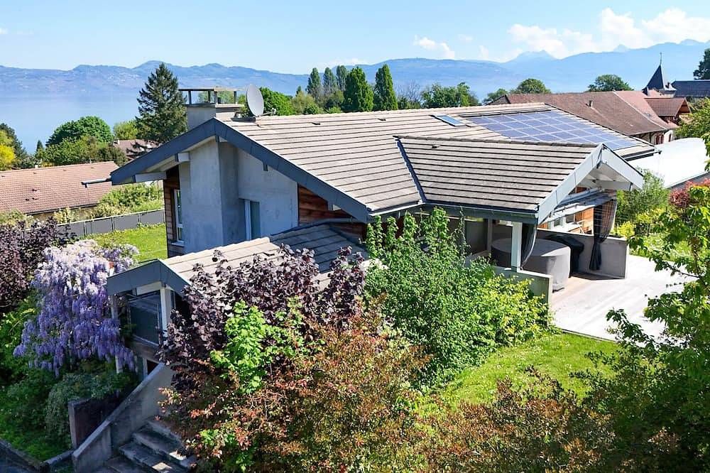 Villa with terrace, garden, near Evian and slopes, Wifi, parking in Lugrin, Thonon-les-Bains en omgeving