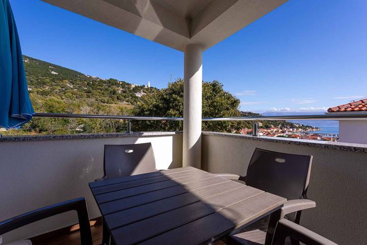 Ferienwohnung für 5 Personen, mit Garten und Balkon auf Krk