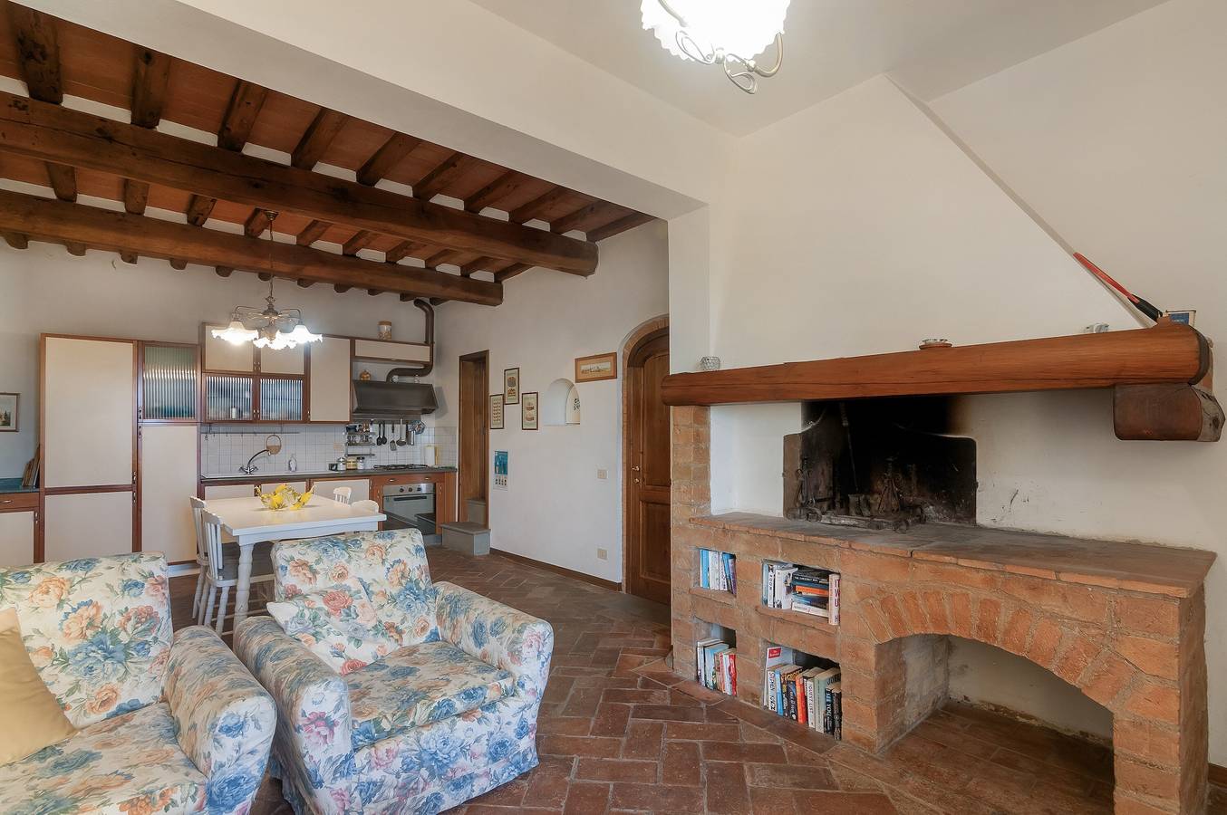 Ganze Wohnung, Panorama – Apartment mit Terrasse und Blick auf die toskanische Landschaft in Montespertoli, Florenz Provinz