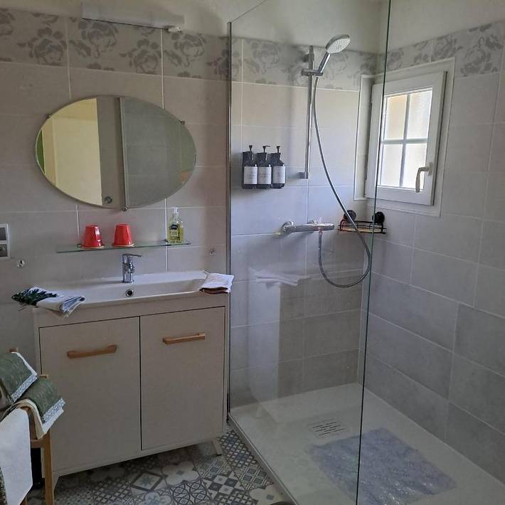 Maison d’hôte pour 3 personnes, avec jardin à La Celle-sous-Gouzon - 2