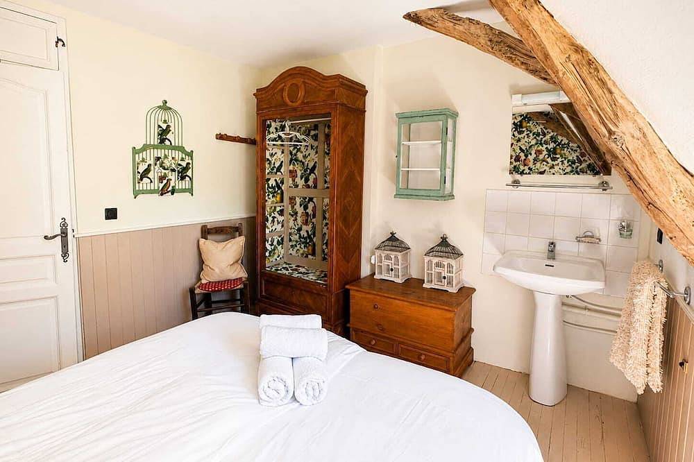 Le Clos Marguerite, sleeps 6, near Castelnaud Castle in Daglan, Périgord Noir