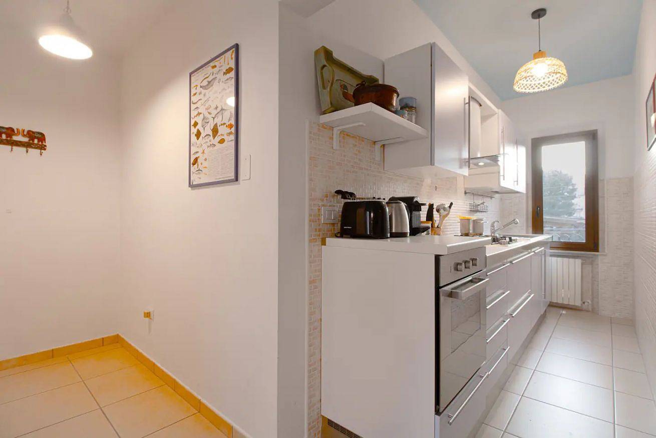 Appartement entier, La Casa dei Libri - [7 beds] Wi-Fi just a stone's throw from the sea in Porto San Giorgio, Province de Fermo