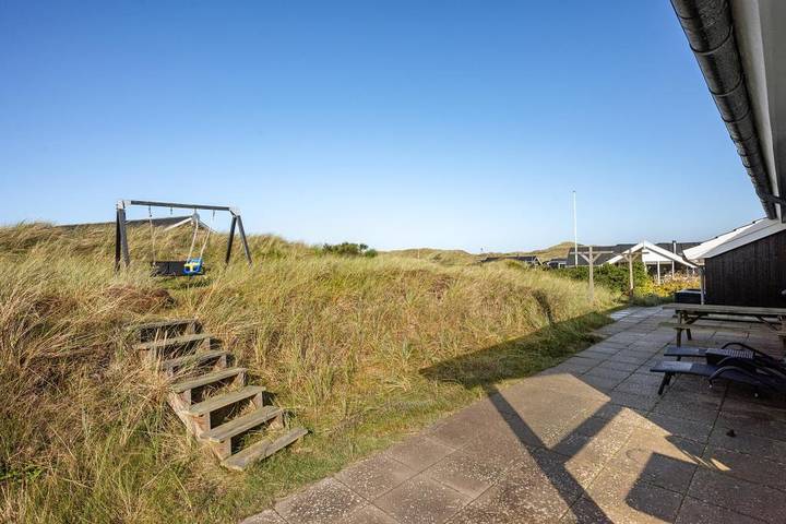 Gepflegtes Ferienhaus mit Blick auf die schöne Dünenlandschaft in Ringkøbing, Holmsland Klit