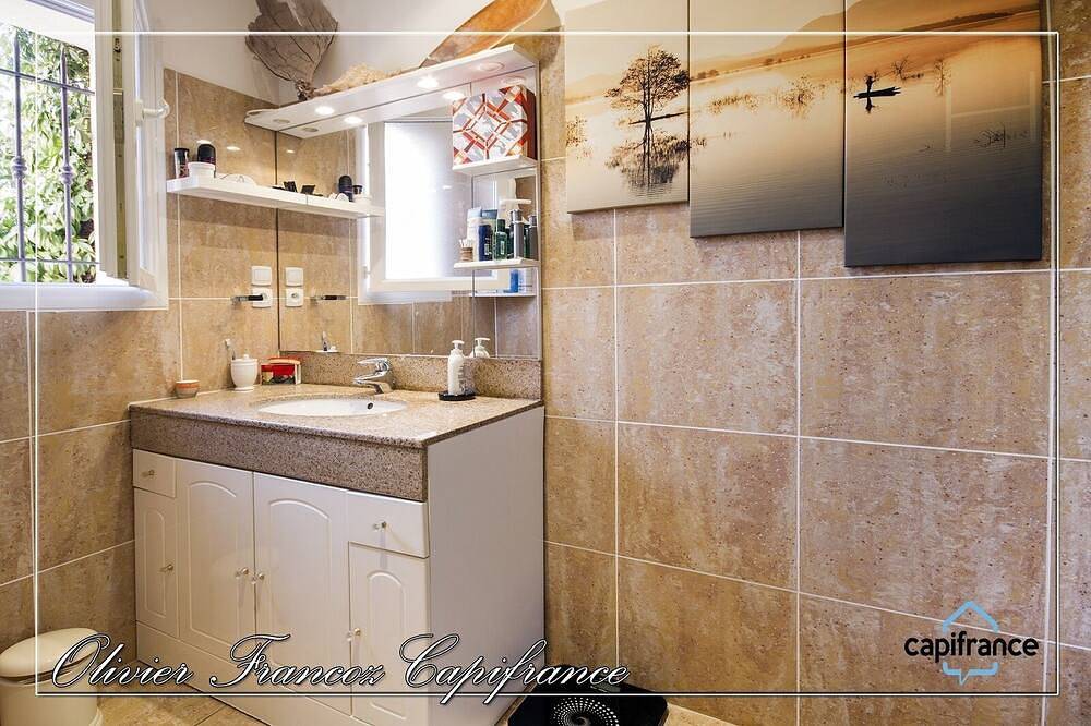 Secure villa near lecques and la madrague in Saint-Cyr-sur-Mer, Toulon e dintorni