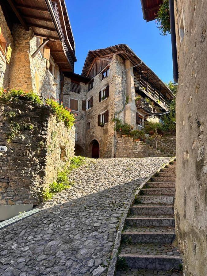 Chambre d’hôte pour 2 personnes, avec jardin et vue à Tenno