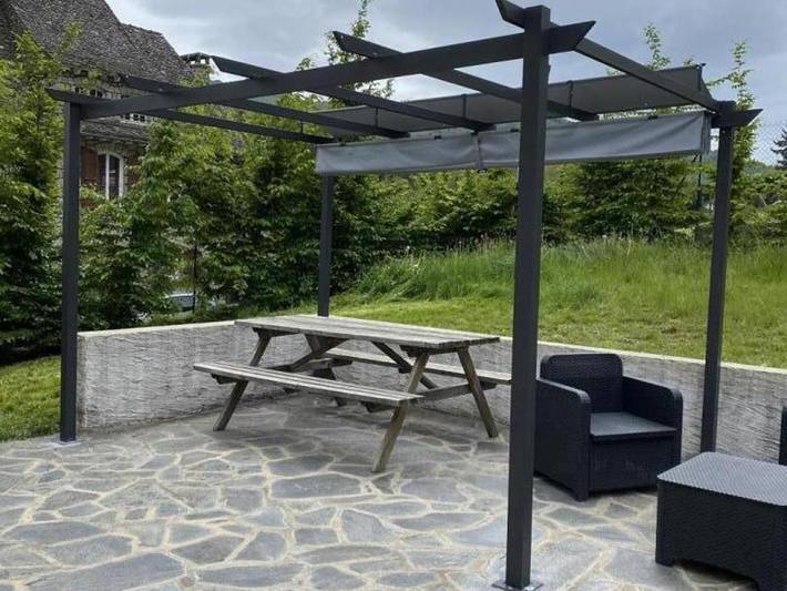 Location de vacances pour 8 personnes, avec jardin à Thiézac - 2
