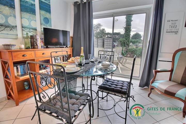 Gîte pour 3 personnes, avec terrasse, animaux acceptés à Plouhinec (Morbihan) - 2