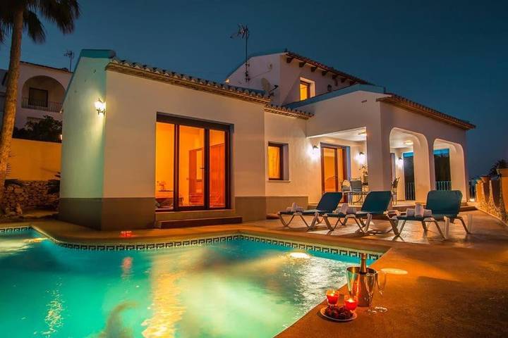 Chalet para 8 personas, con piscina además de vistas y jardín - 1