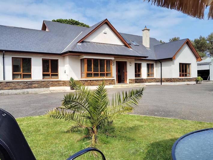 Holiday rental for 9 people, with Terrace and Garden as well as View in Rosslare
