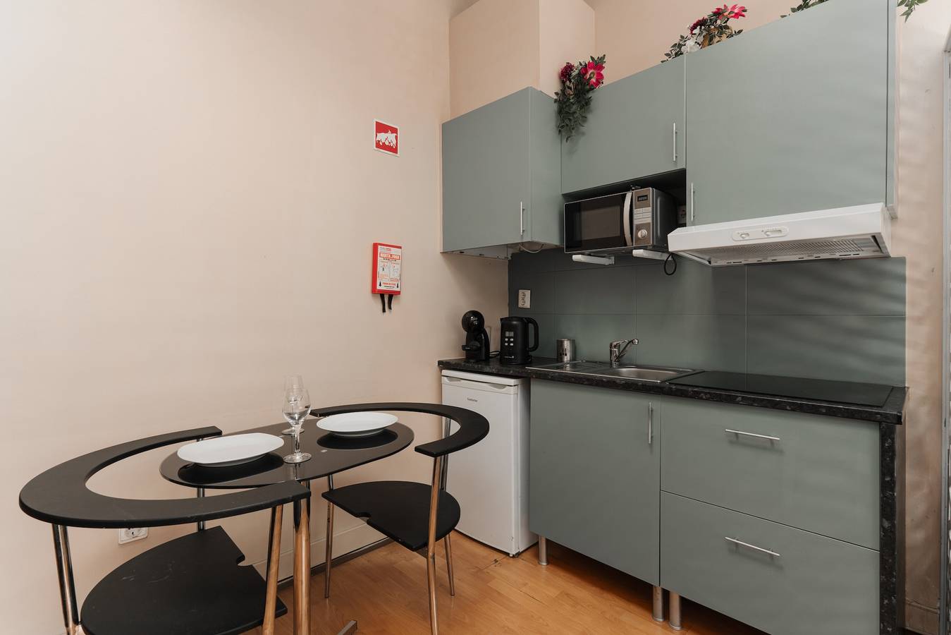 Apartamento inteiro, Metro-apartment rnal nº35375 al-chamada para a rede móvel nacional in Santo Ildefonso, Porto